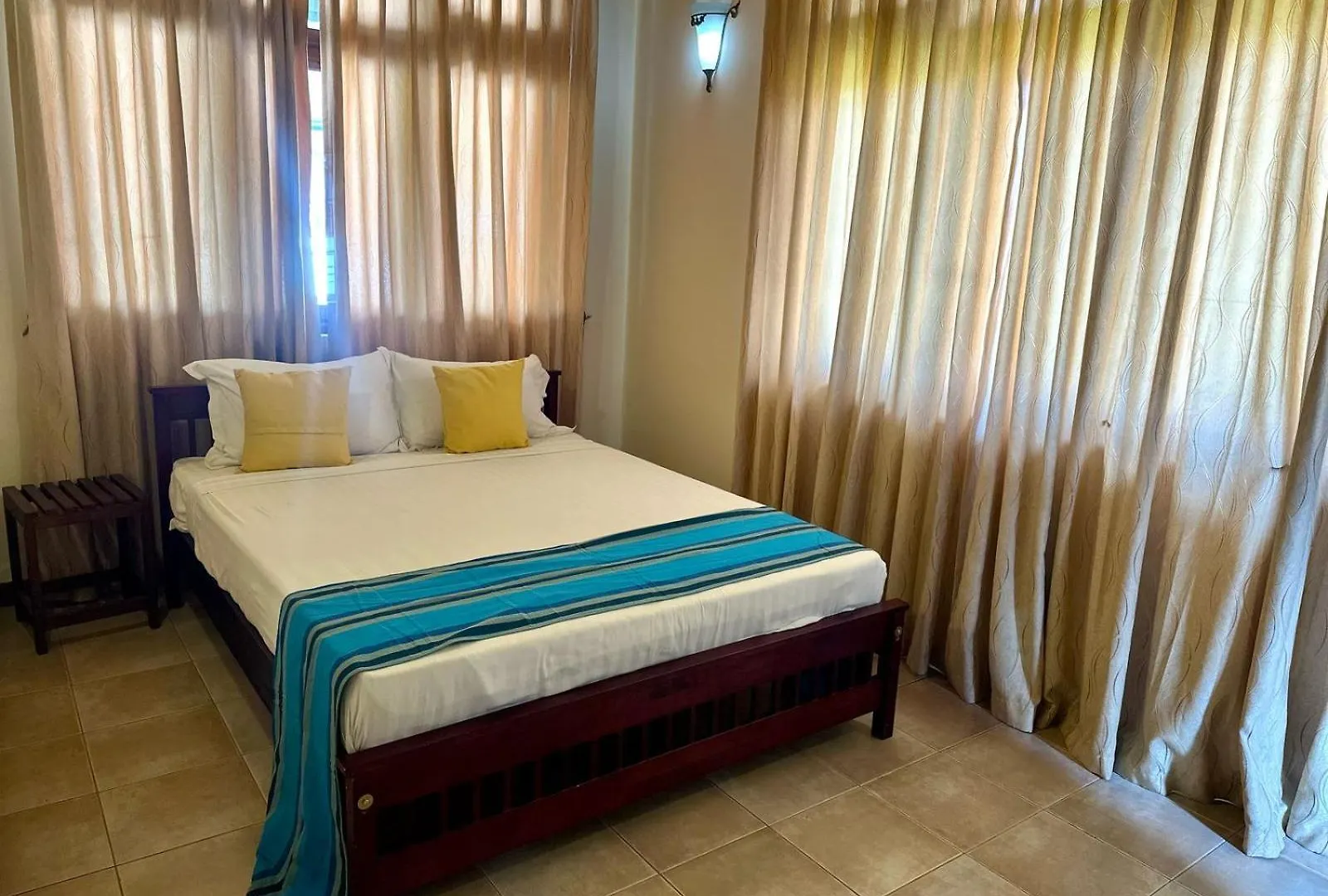 Marine Villa At Negombo Beach 0*,